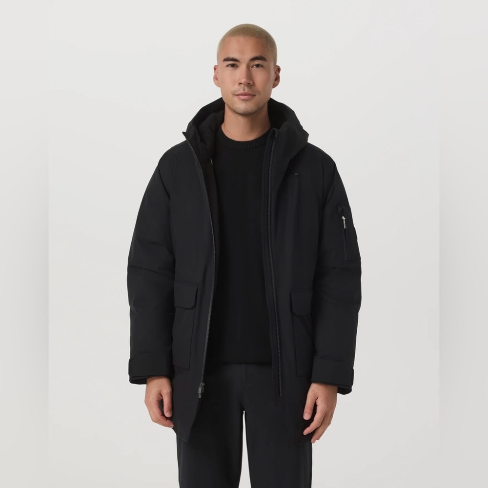 Vuori Bering Down Parka, black